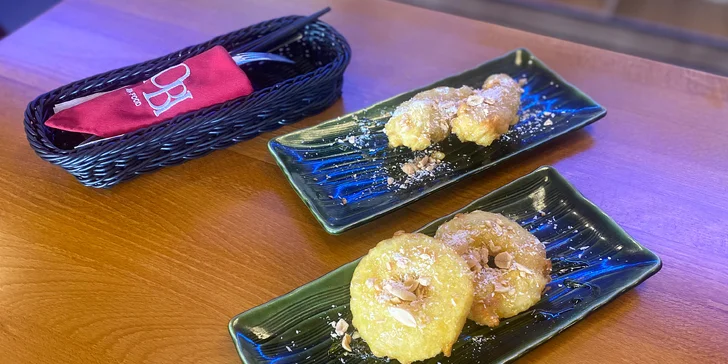 Asijské menu pro dva: závitky nebo knedlíčky, kachna na dva způsoby a smažené ovoce