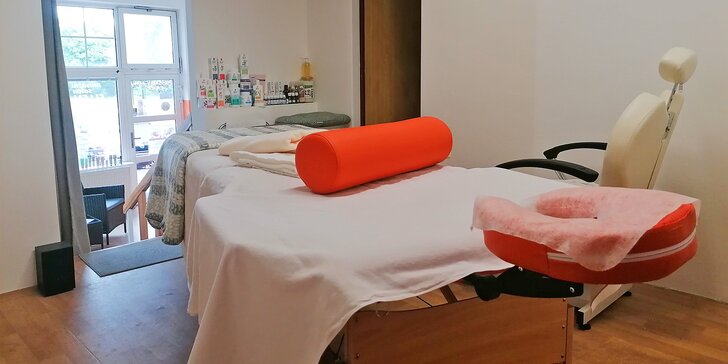 Relaxační uvolnění pro ztuhlá záda i šíji: masáž v délce 30 minut i vč. parafínového zábalu