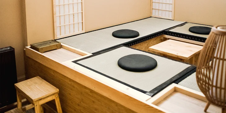 2hod. veřejný vstup do japonského wellness: vyhřívaný bazén, sauna, bar s lucernami a bambusem aj.
