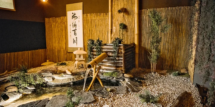 2hod. veřejný vstup do japonského wellness: vyhřívaný bazén, sauna, bar s lucernami a bambusem aj.