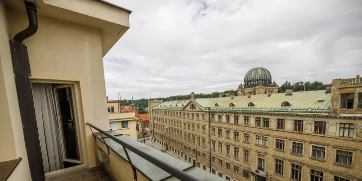 Pobyt v historickém centru Prahy: ubytování ve 4* hotelu, snídaně i luxusní pohoštění s lahví sektu