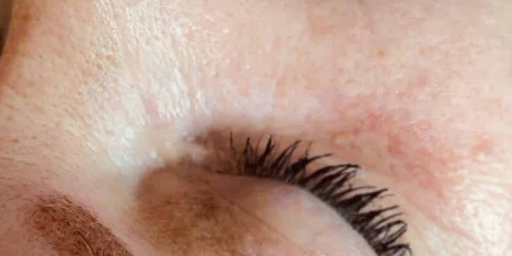 Permanentní make-up: obočí, oční linky i rty pomocí různých metod