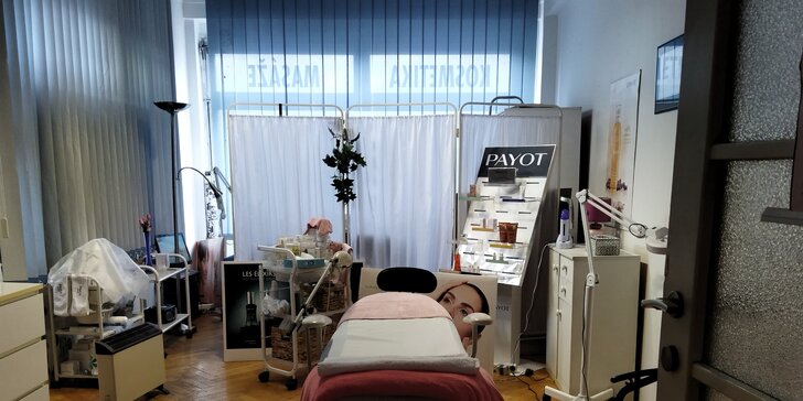 Kosmetický salon na Vinohradské: lifting řas, laminace obočí i barvení, skvělý dárek pro ženy