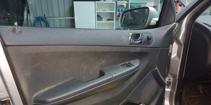 Auto jako nové: čištění interiéru i exteriéru vozu i s nanesením keramického sealentu