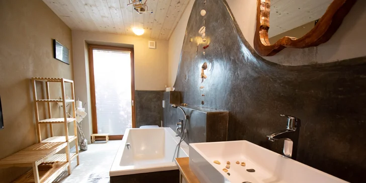 Komfort v sepětí s přírodou Polabí: domek s noclehem až pro 14 osob, biotop i sauna