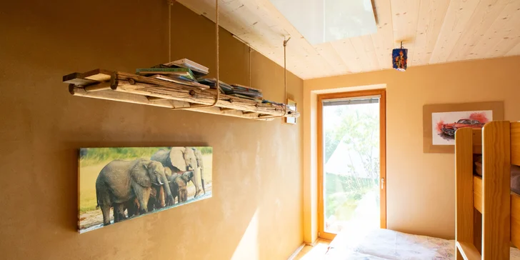 Komfort v sepětí s přírodou Polabí: domek s noclehem až pro 14 osob, biotop i sauna