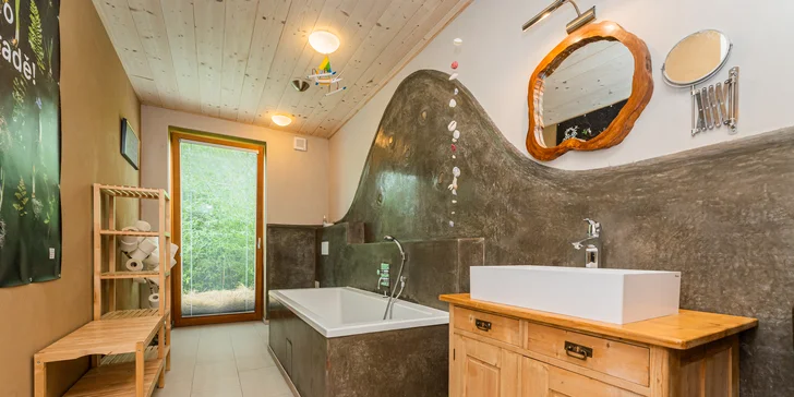Komfort v sepětí s přírodou Polabí: domek s noclehem až pro 14 osob, biotop i sauna