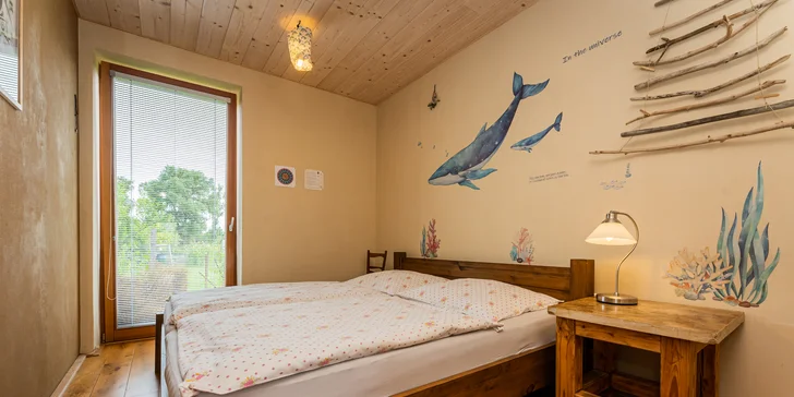 Komfort v sepětí s přírodou Polabí: domek s noclehem až pro 14 osob, biotop i sauna