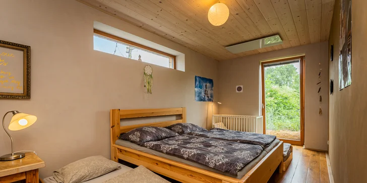 Komfort v sepětí s přírodou Polabí: domek s noclehem až pro 14 osob, biotop i sauna