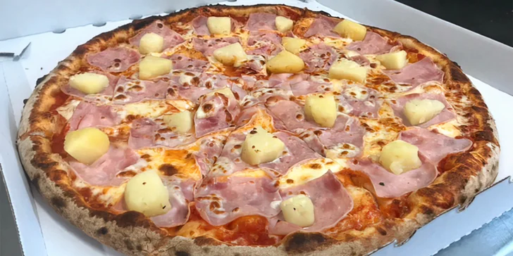 2 nebo 4 půlmetrové pizzy s rozvozem po Pardubicích: na výběr 23 druhů s rajčatovým i smetanovým základem