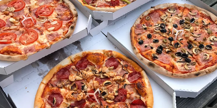 2 nebo 4 půlmetrové pizzy s rozvozem po Pardubicích: na výběr 23 druhů s rajčatovým i smetanovým základem