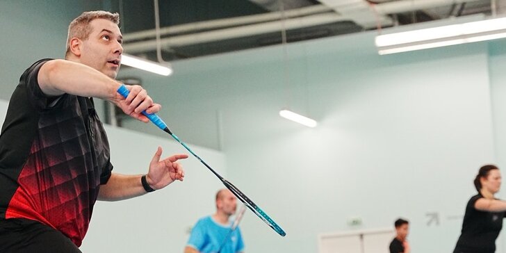 Lekce badmintonu pro začátečníky i pro mírně pokročilé hráče: 60 min. pod vedením profi trenéra i permanentky