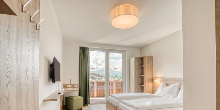 Dovolená v Kitzbühelských Alpách v Tyrolsku: krásný hotel se snídaní či polopenzí a relax zónou