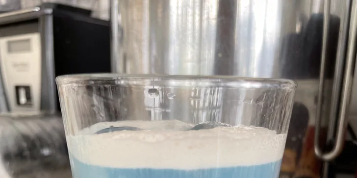 Veganské bubble tea i pro dva: 0,5 l ledového čaje s příchutí manga, broskve i matchy