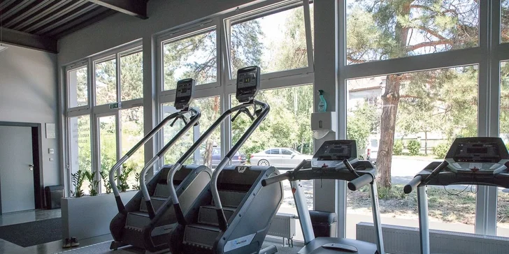 Do fitness s kamarádkou: 1–6 lekcí pod dohledem osobní trenérky pro dvě slečny či dámy
