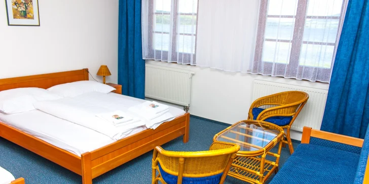 Pobyt v hotelu přímo u Lipna: příjemný pokoj, polopenze i drink