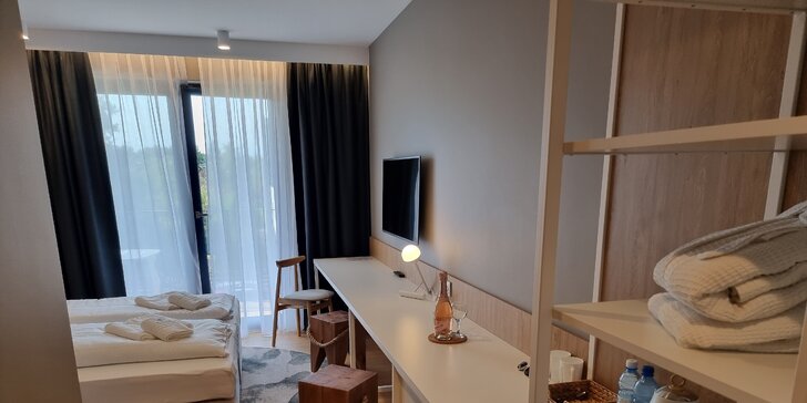 Pobyt u Kolobřehu pro dva i rodinu: moderně vybavené apartmány, snídaně až na pokoj a neomezený wellness