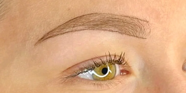 Permanentní make-up obočí pudrovou metodou a i make-up horních očních linek, až na 3-5 let
