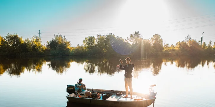 Pronájem rybářské lodi Marine na jeden nebo dva dny u Poděbrad