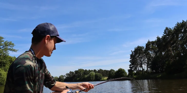 Pronájem rybářské lodi Marine na jeden nebo dva dny u Poděbrad