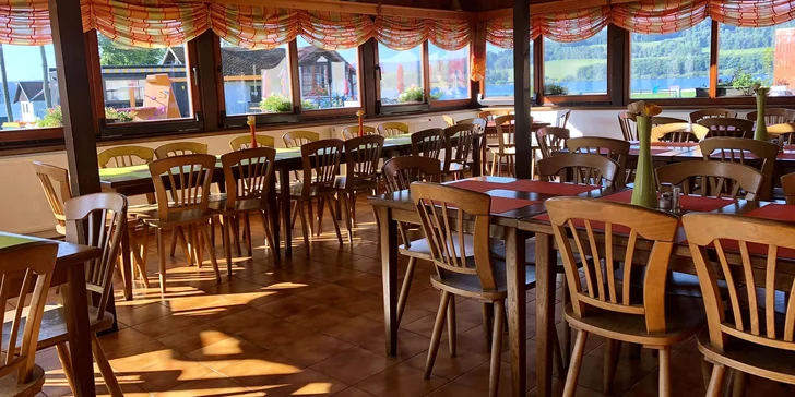 Pobyt v hotelu přímo u Lipna: příjemný pokoj, polopenze i drink