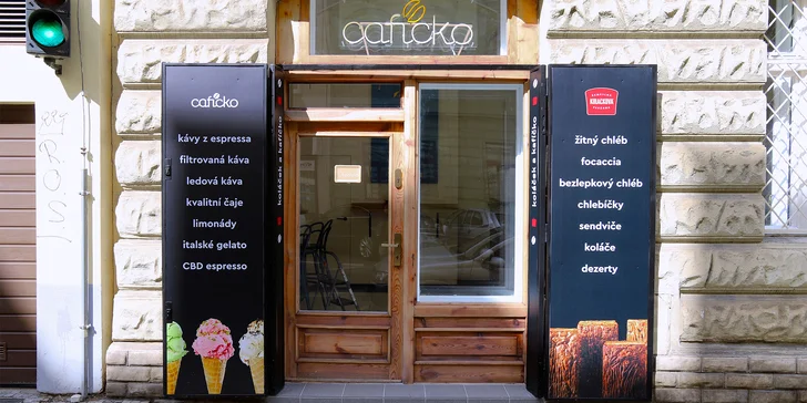Lahodný chlebíček dle výběru z mnoha variant i káva na Andělu