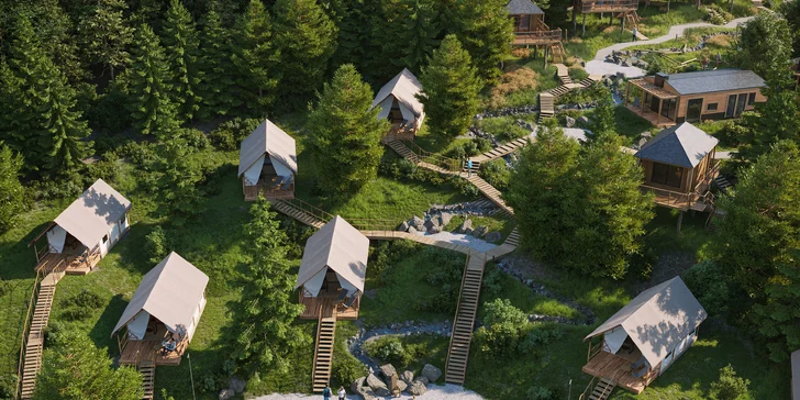 Glamping ve zbrusu novém resortu na jihu Rakouska: luxusní stan nebo tree house, vstupy do vodního světa
