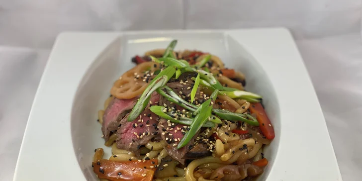 Tom Yum polévka, plněné gyoza taštičky nebo Udon nudle pro 1 či 2 osoby