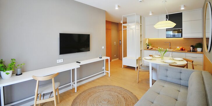 Pobyt u Kolobřehu pro dva i rodinu: moderně vybavené apartmány, snídaně až na pokoj a neomezený wellness