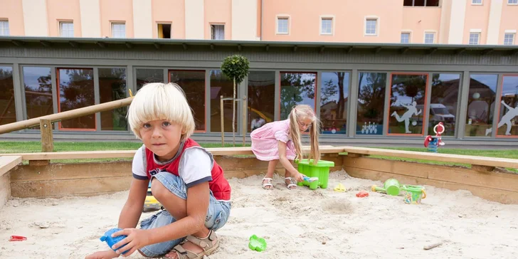 Rakouský Weinviertel: pobyt se polopenzí, piknikem a degustací vín, půjčením e-kol i wellness