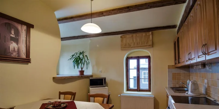 Pobyt se snídaní a lahví vína v srdci Českého Krumlova: pokoj nebo apartmán až pro 5 osob