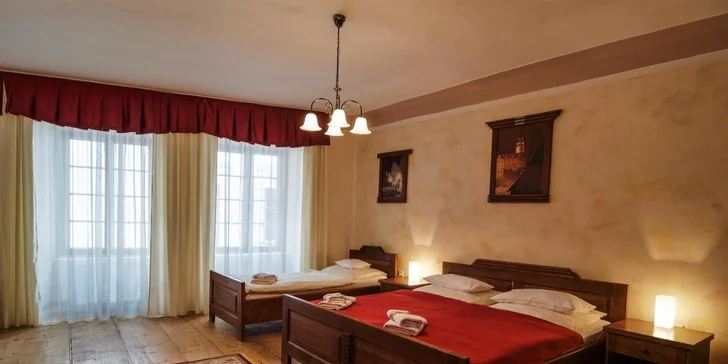 Pobyt se snídaní a lahví vína v srdci Českého Krumlova: pokoj nebo apartmán až pro 5 osob