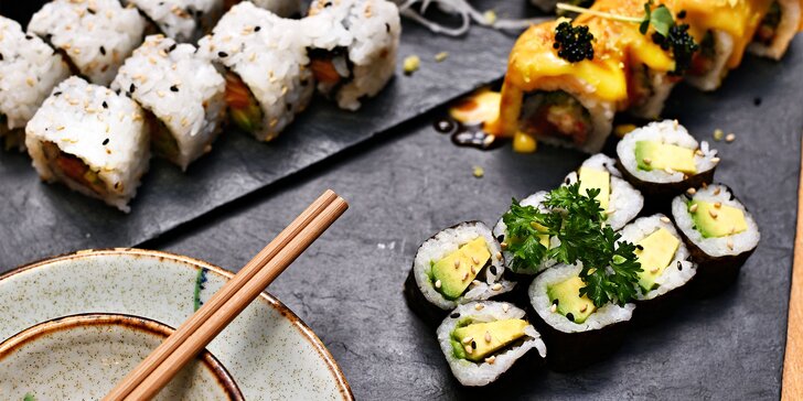 Sushi sety s klasickými i speciálními rolkami: 24–44 maki, nigiri, sashimi i uramaki