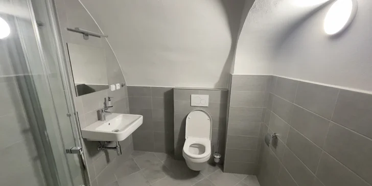 Pobyt se snídaní a lahví vína v srdci Českého Krumlova: pokoj nebo apartmán až pro 5 osob