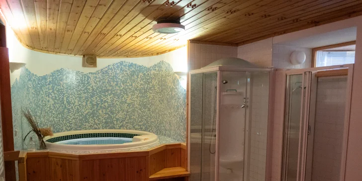 Privátní wellness na 60-120 minut pro dvě osoby: sauna, vířivka, pára i prosecco či sekt