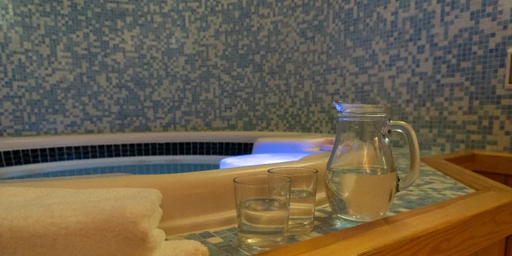 Privátní wellness na 60-120 minut pro dvě osoby: sauna, vířivka, pára i prosecco či sekt