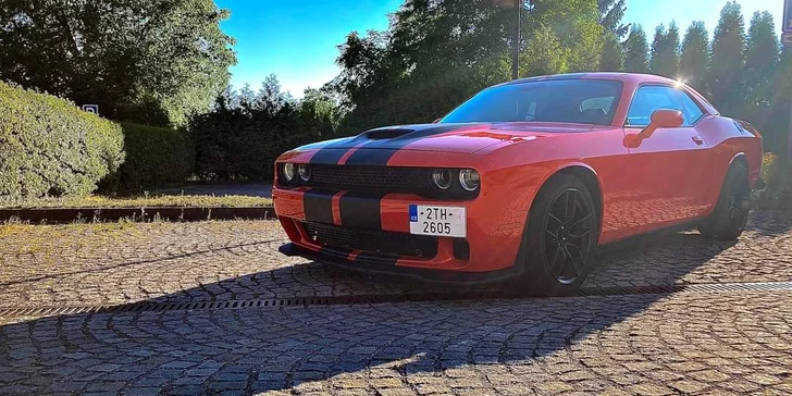 15–60 minut jízdy jako řidič či spolujezdec v Dodge Challenger V8 HEMI