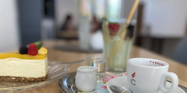 Domácí cheesecake nebo francouzský quiche, limonáda a káva dle výběru pro 1 i pro 2 osoby