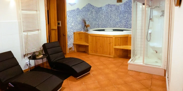 Privátní wellness na 60-120 minut pro dvě osoby: sauna, vířivka, pára i prosecco či sekt