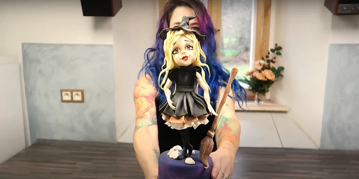 CrazyCakes online kurzy: modelace panenky i tvorba vánočního dortu či pejska