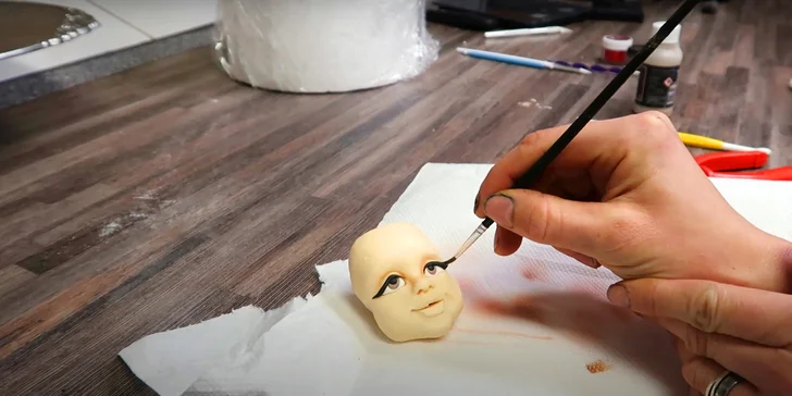 CrazyCakes online kurzy: modelace panenky i tvorba vánočního dortu či pejska