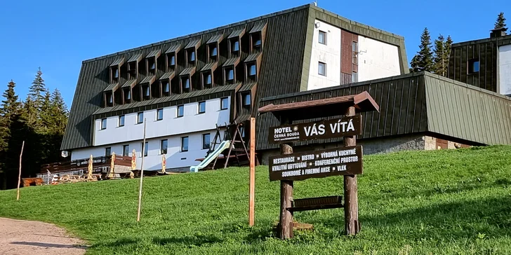Aktivní dovolená s parádním výhledem na vrcholu Černé hory: pobyt s polopenzí i sjezdem