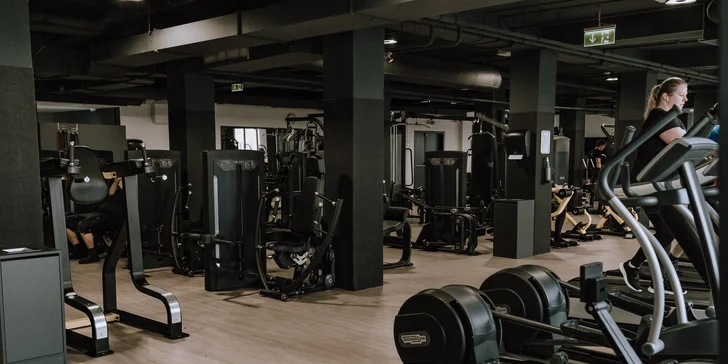 Skupinové cvičení: 1 či 10 lekcí jógy, funkčního i kruhového tréninku, booty pump nebo HIIT