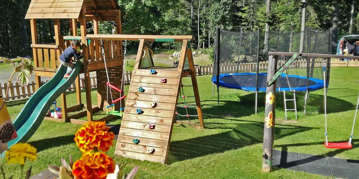 Pobyt na úpatí Nízkých Tater: ubytování se snídaní v horské chatě Trangoška
