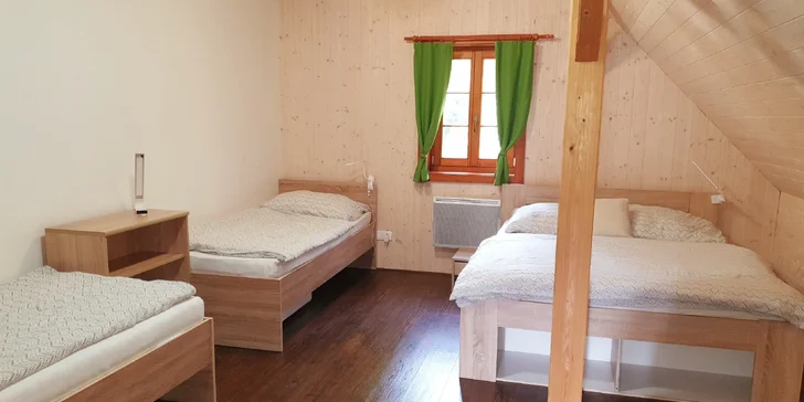 Pobyt jako z pohádky: Kouzelná roubenka s grilem, koupacím sudem i saunou