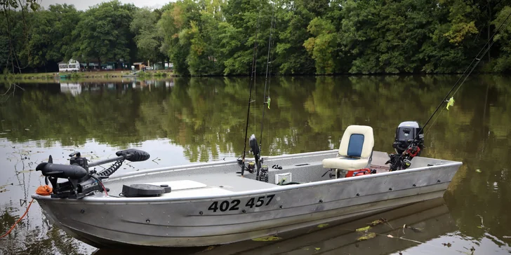 Pronájem rybářské lodi Marine na jeden nebo dva dny u Poděbrad