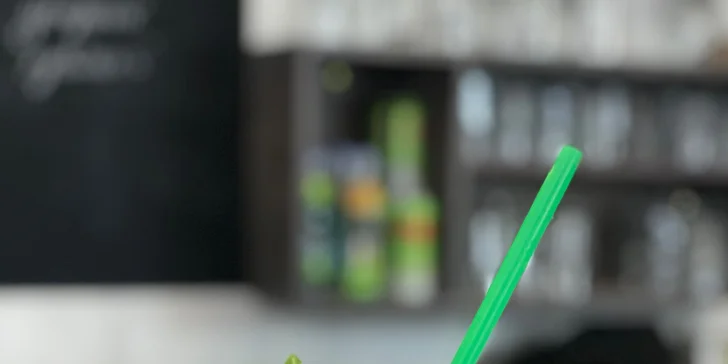 Velká zmrzlinová makronka a káva nebo limonáda pro 1 či 2 osoby