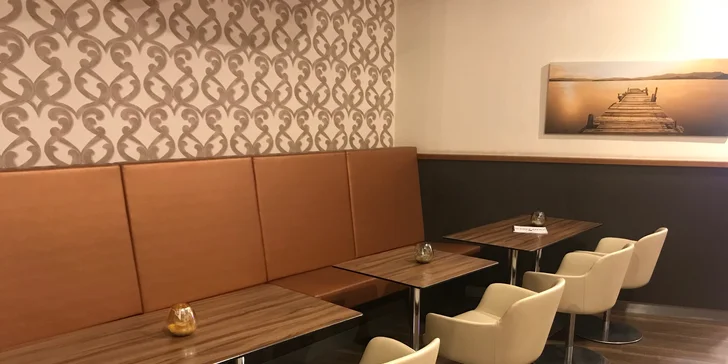 Velká zmrzlinová makronka a káva nebo limonáda pro 1 či 2 osoby