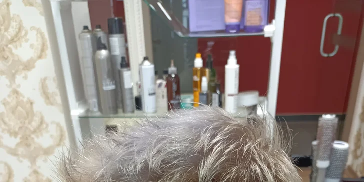 Klasický pánský střih na míru ve studiu v centru Prahy
