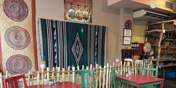 Mexická pochoutka dle výběru: tacos nebo flauta menu pro jednoho i pár